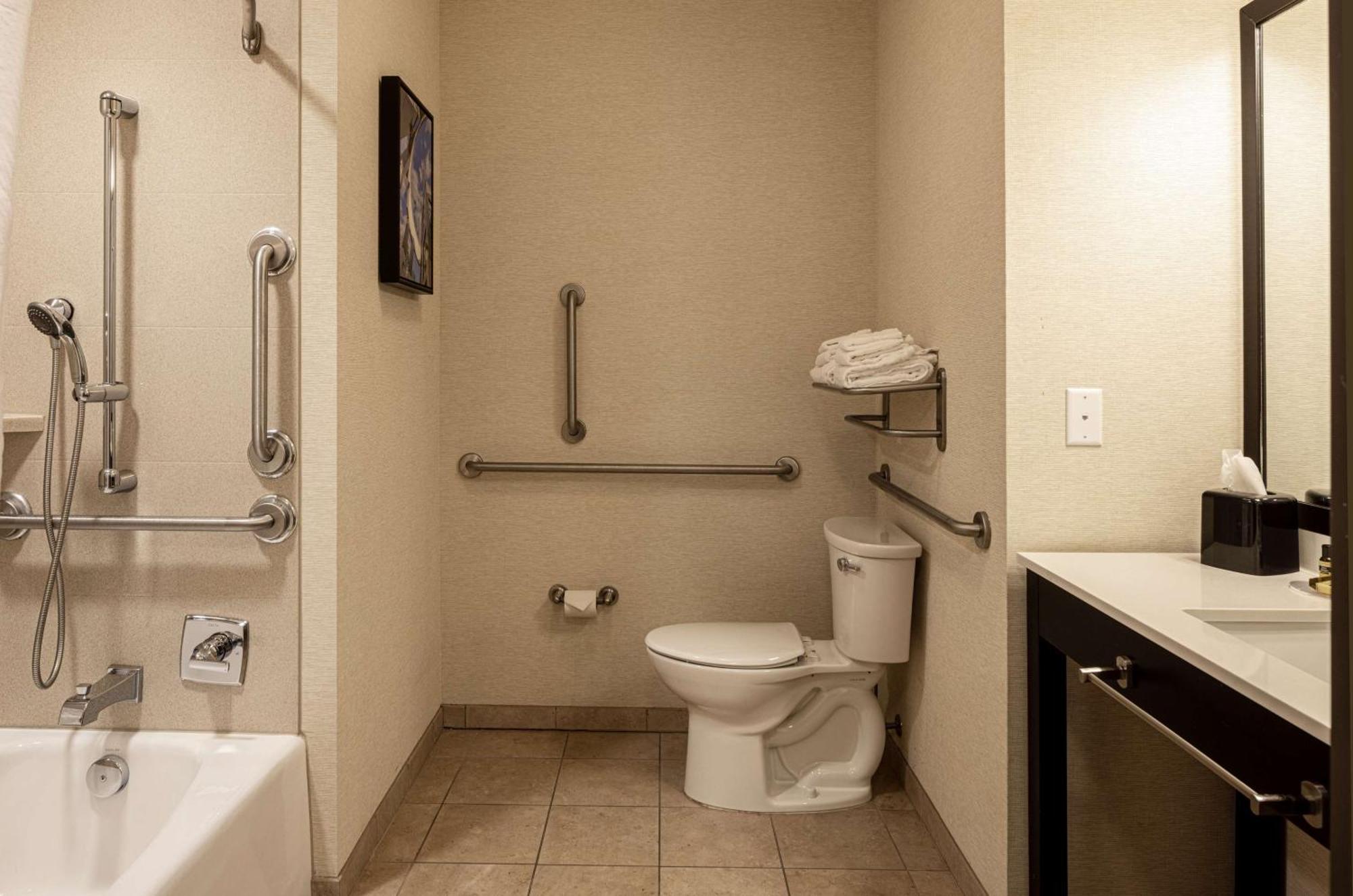 Best Western Plus Franciscan Square Inn & Suites Steubenville Luaran gambar